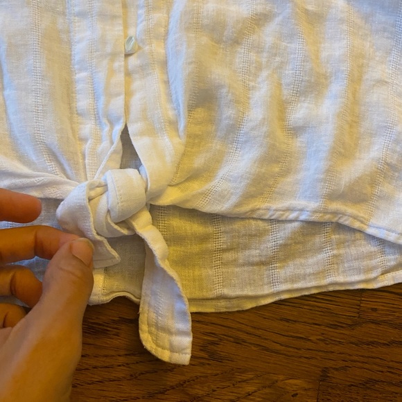 Rails Thea Blouse in White with Blue Rose Embroidery - Picture 2 of 8